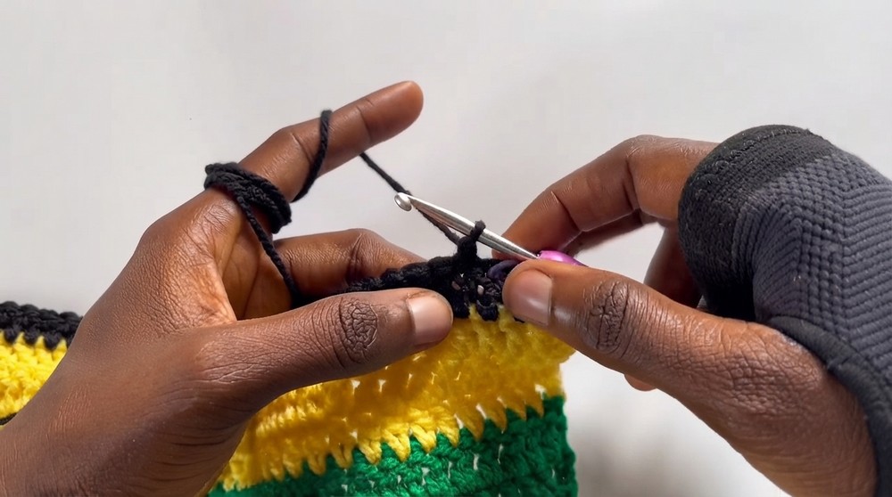 How To Crochet An Easy Roundneck Vest Sweater For Beginners (5)