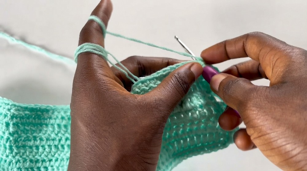 How to Crochet a Bralette for Absolute Beginners (1)