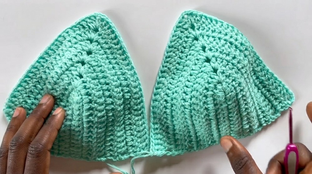 How to Crochet a Bralette for Absolute Beginners (3)