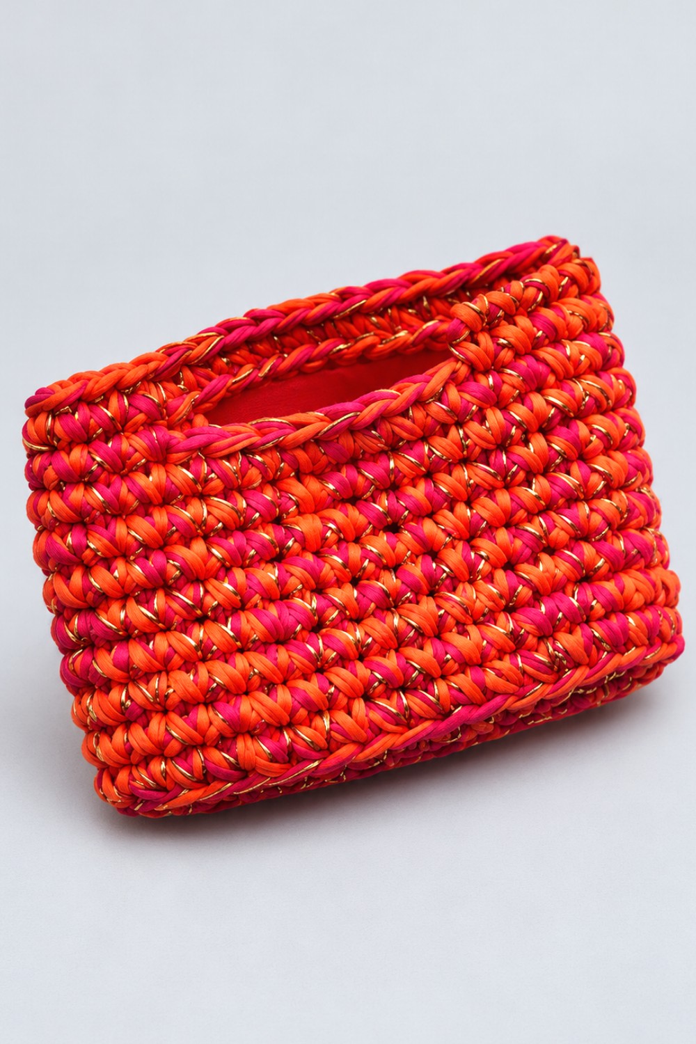 A super simple crochet pattern for a cosmetic bag (9)