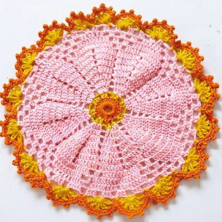 Free Crochet Flower Place Mat Pattern + Easy Tutorial