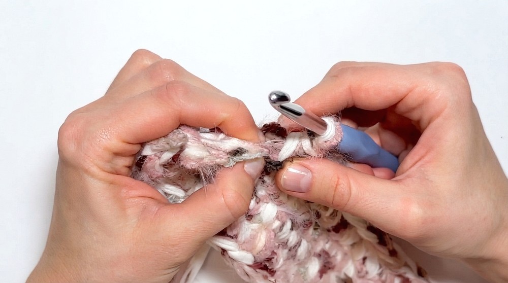 How To Crochet Bag With Flowers (10)