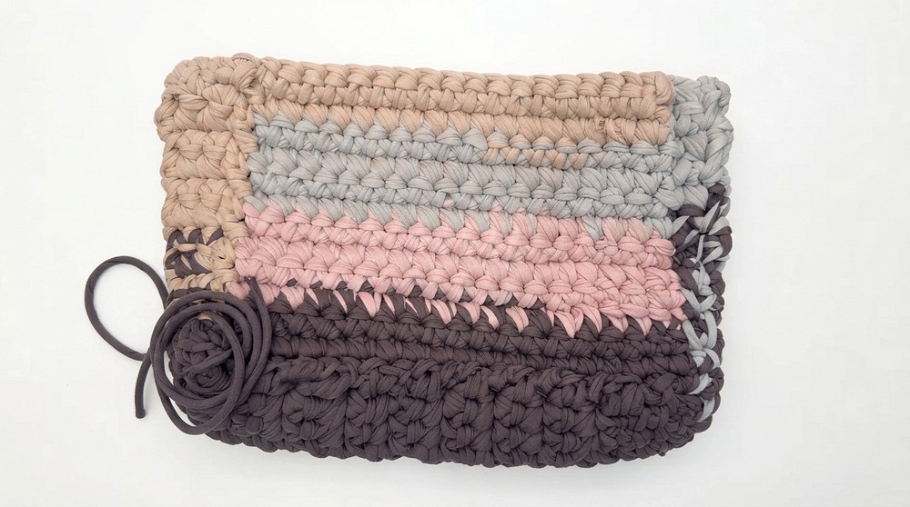 How To Crochet Beautiful Bag (11)