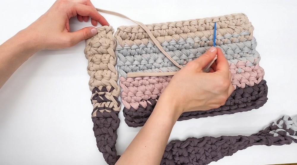 How To Crochet Beautiful Bag (12)