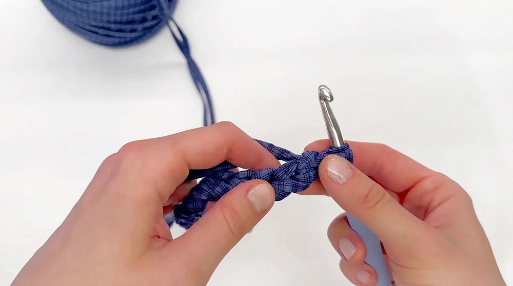 How To Crochet Beautiful Bag (12)
