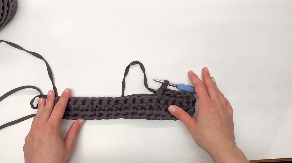 How To Crochet Beautiful Bag (13)
