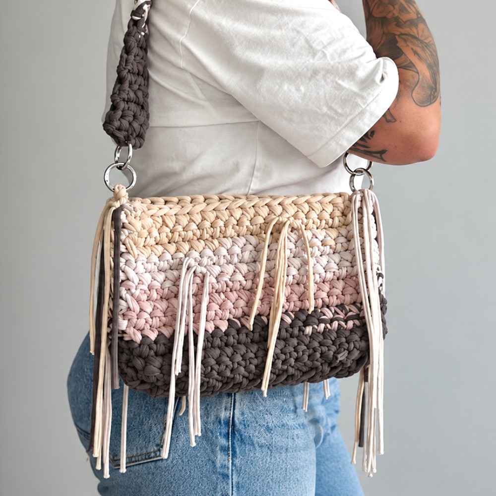 How To Crochet Beautiful Bag (4)