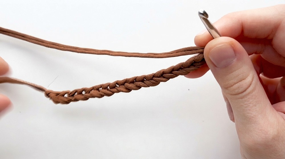 How To Crochet Cosmetic Bag Clutch (12)