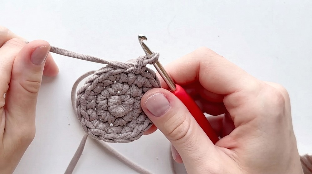 How To Crochet Easy 1-skein Basket Pattern (5)
