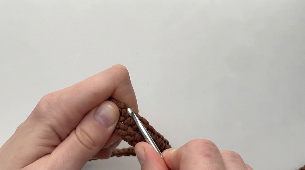How To Crochet Easy Mk Shoulder Bag From One Skein (7)