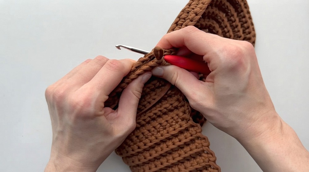 How To Crochet Easy Mk Shoulder Bag From One Skein (9)