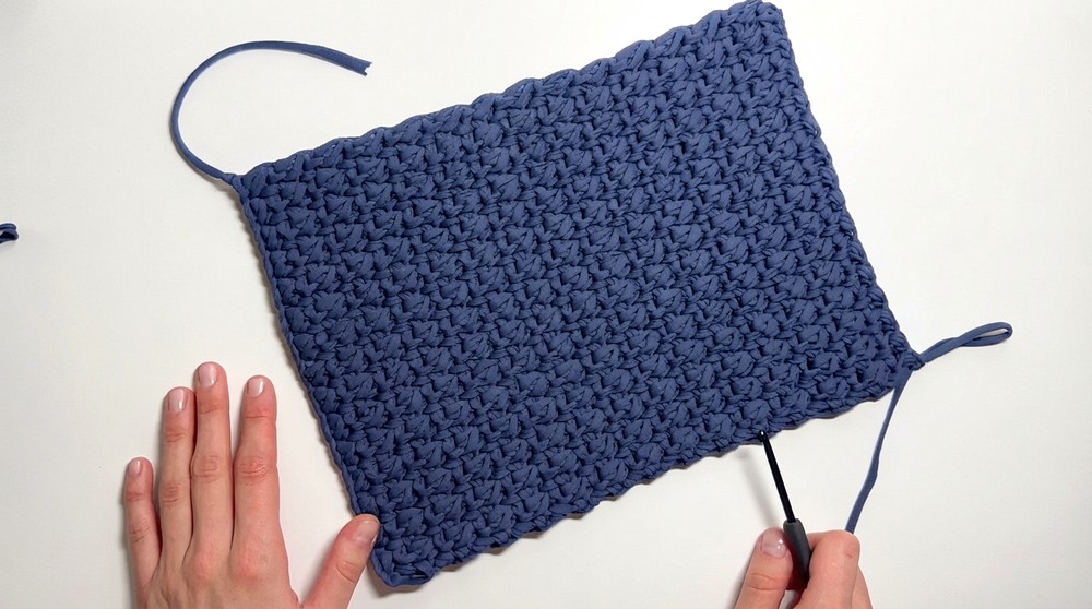 How To Crochet Easy Pattern For A Clutch Bag (11)