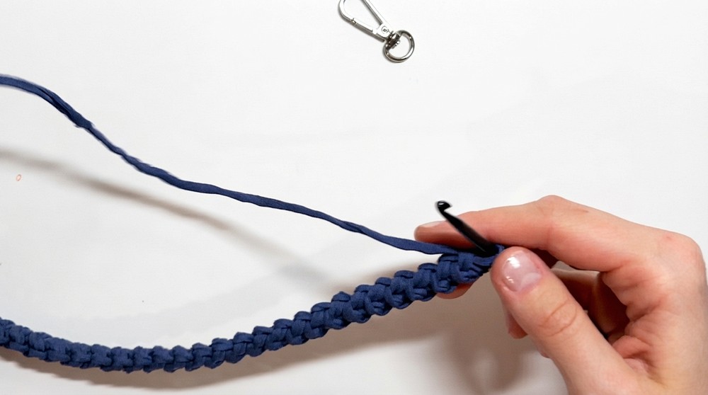How To Crochet Easy Pattern For A Clutch Bag (8)