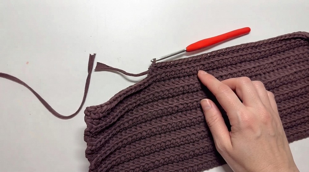 How To Crochet Jersey Yarn Bag For Beginners (7)