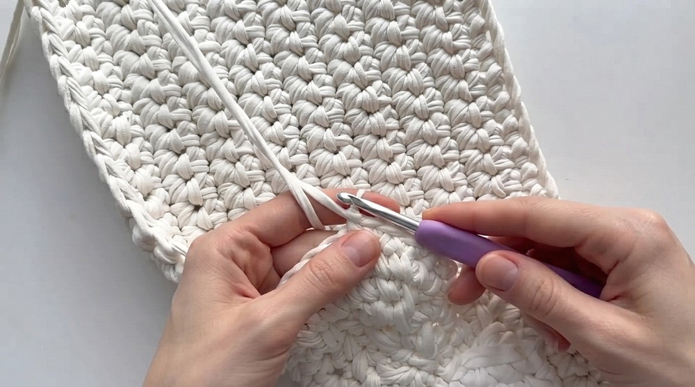 How To Crochet Mini Crochet Bag In 1 Hour (8)