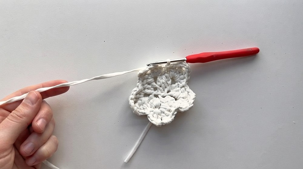 How To Crochet New Year's Keychains Decorations (11)