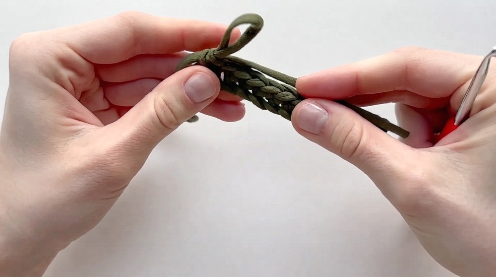 How To Crochet New Year's Keychains Decorations (17)