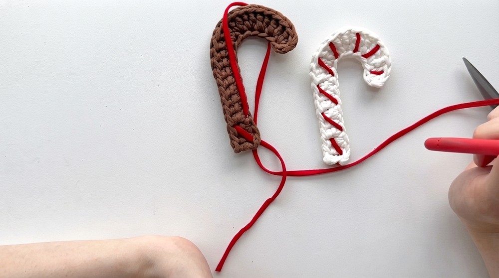 How To Crochet New Year's Keychains Decorations (9)