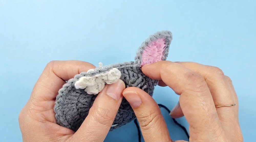 How to Crochet an Adorable Mouse Granny Square _ Easy & Fun Kawaii Motif Tutorial (11)