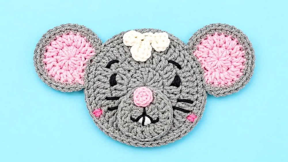 How to Crochet an Adorable Mouse Granny Square _ Easy & Fun Kawaii Motif Tutorial (2)