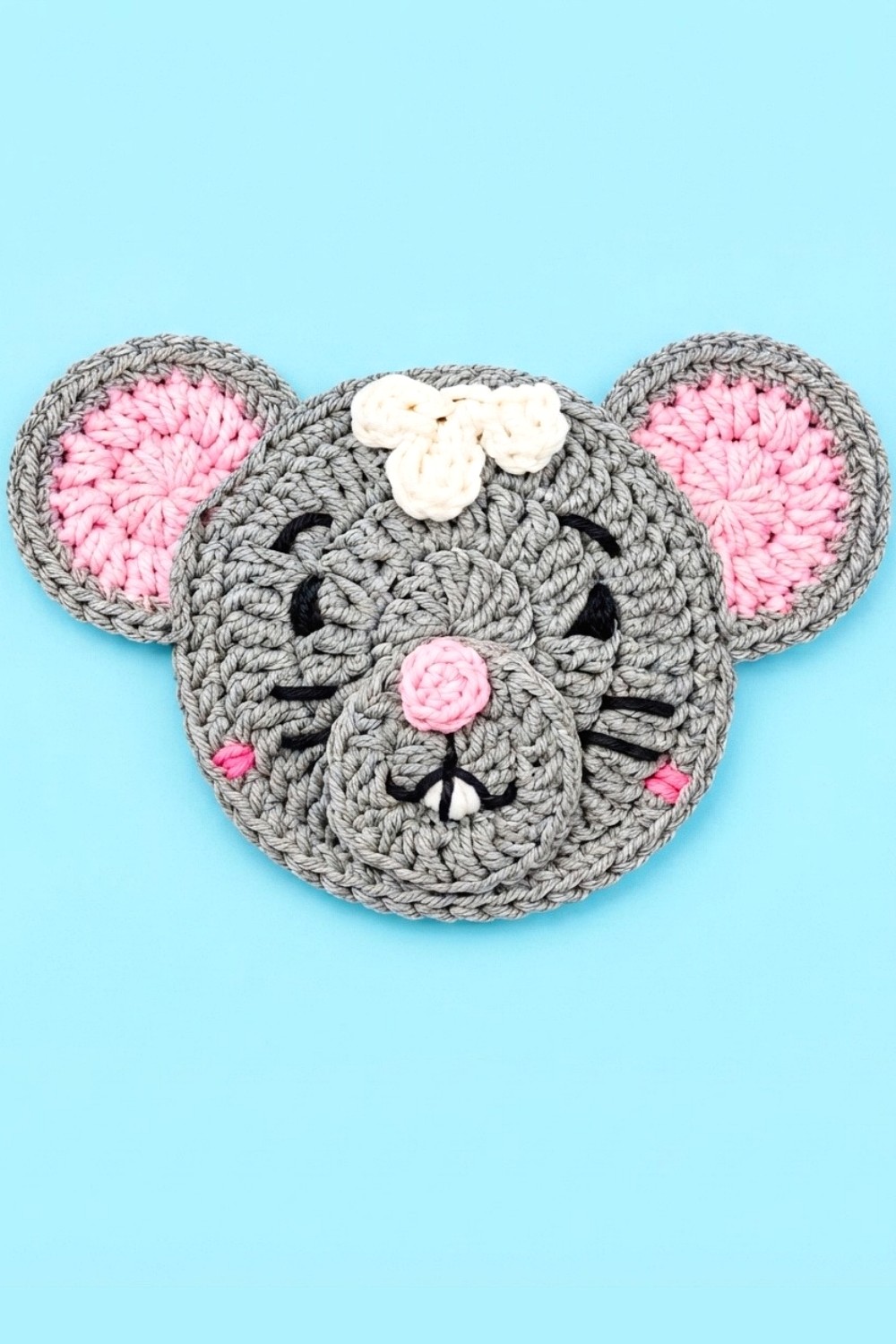 How to Crochet an Adorable Mouse Granny Square _ Easy & Fun Kawaii Motif Tutorial (4)