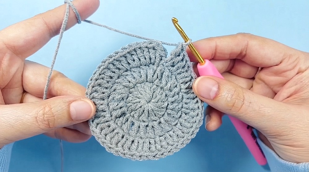 How to Crochet an Adorable Mouse Granny Square _ Easy & Fun Kawaii Motif Tutorial (8)