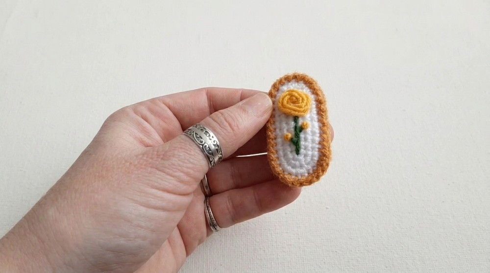 How to Make a Beautiful Crochet Rose Hair Clip